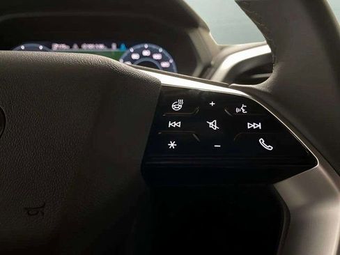 Used 2024 Audi Q4 e-tron Prestige image 38