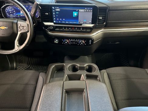 Used 2024 Chevrolet Silverado 1500 LT RWD image 4
