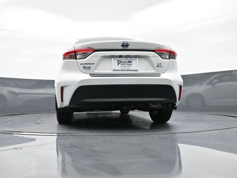 Certified 2025 Toyota Corolla LE image 29