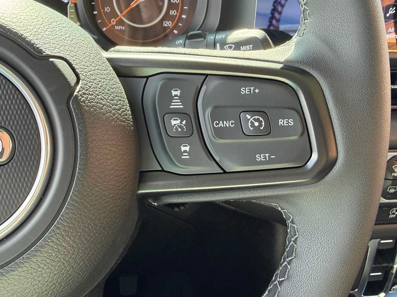 Used 2025 Jeep Wrangler Unlimited Rubicon w/ Safety Group AWD/4WD image 18
