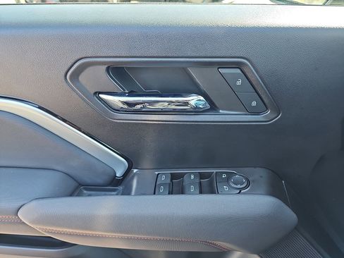 Used 2024 Chevrolet Colorado Z71 w/ Z71 Convenience Package 2 image 29