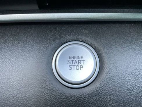 Used 2025 Hyundai Elantra Blue image 20