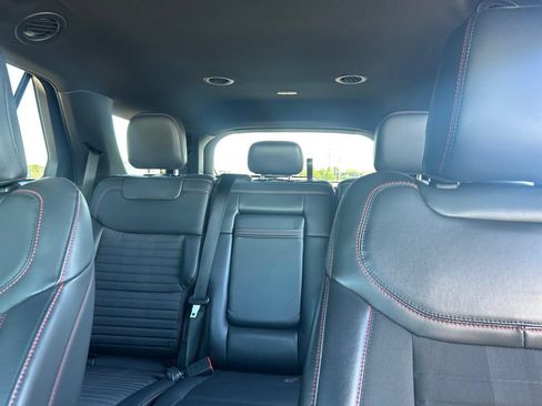 Used 2025 Ford Explorer ST-Line w/ ST-Line Street Pack AWD/4WD image 13