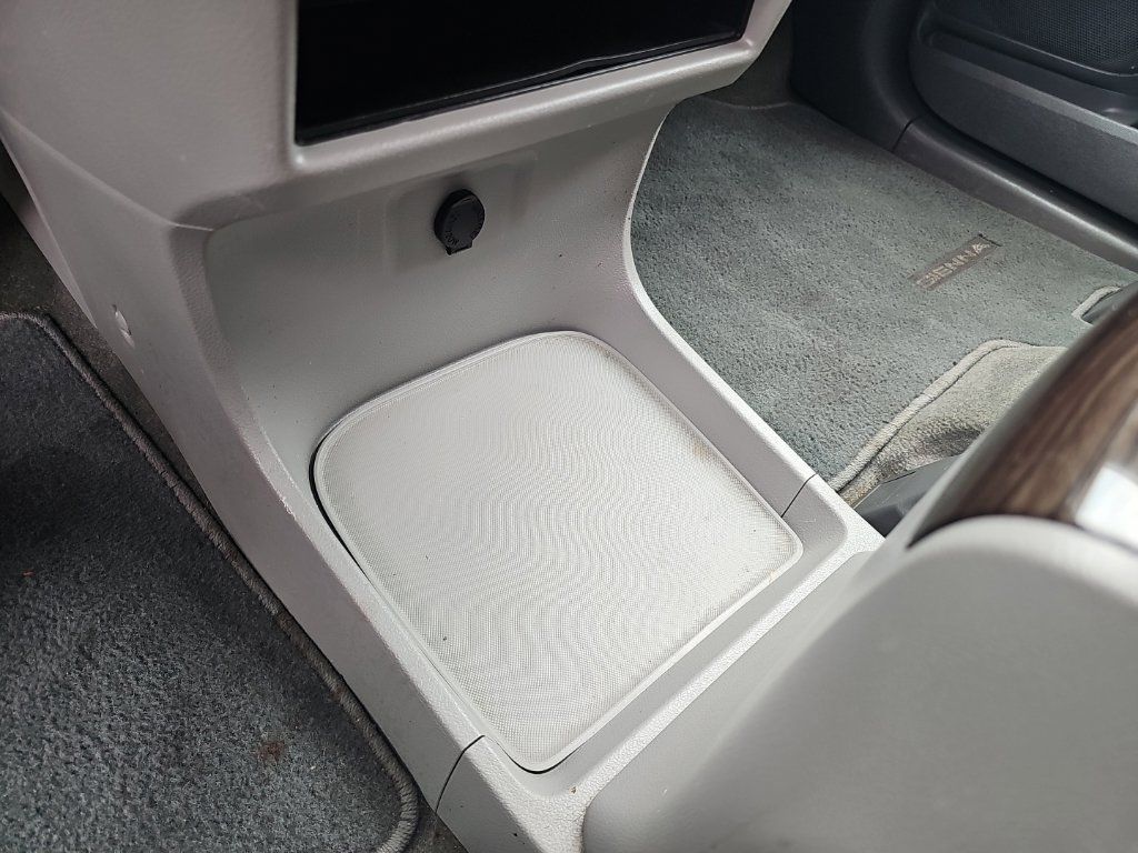 Used 2018 Toyota Sienna XLE w/ XLE Navigation Package FWD image 20