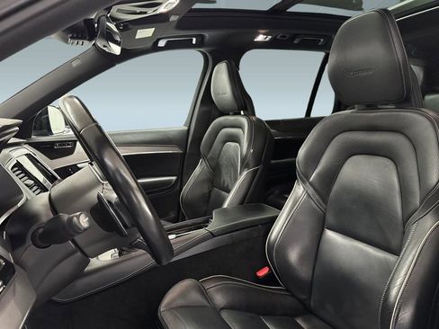 Used 2020 Volvo XC90 T6 R-Design w/ Protection Package Premier image 22