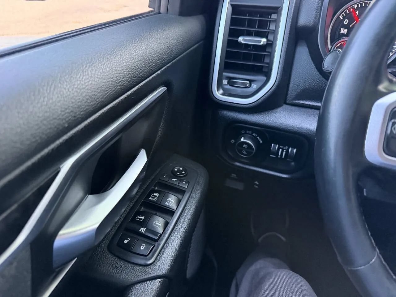 Used 2019 RAM 1500 Big Horn AWD/4WD image 24