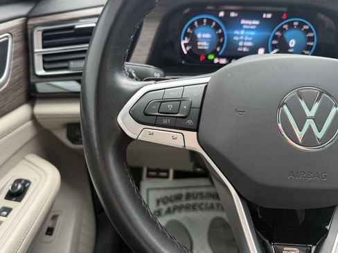 Used 2024 Volkswagen Atlas SEL Premium R-Line AWD/4WD image 16