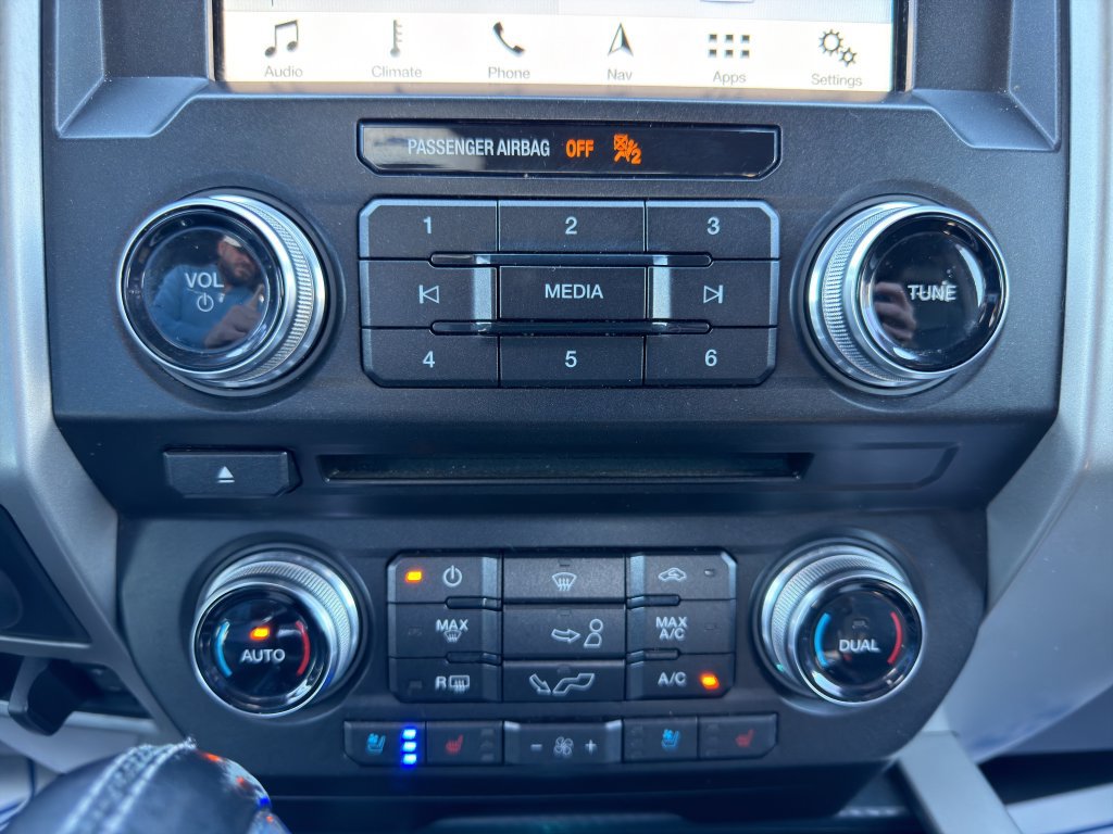 Used 2018 Ford F150 Lariat w/ Equipment Group 502A Luxury AWD/4WD image 25