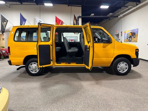 Used 2009 Ford E-150 and Econoline 150 Wagon image 26