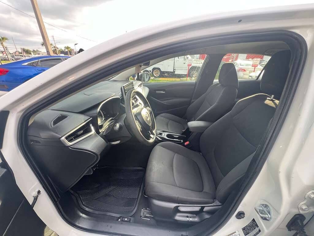 Used 2021 Toyota Corolla LE FWD image 16