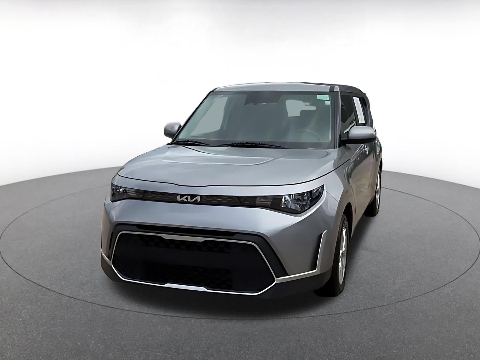 Used 2025 Kia Soul LX w/ LX Technology Package FWD image 6