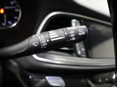 Used 2019 Buick Enclave Avenir w/ Avenir Technology Package image 43