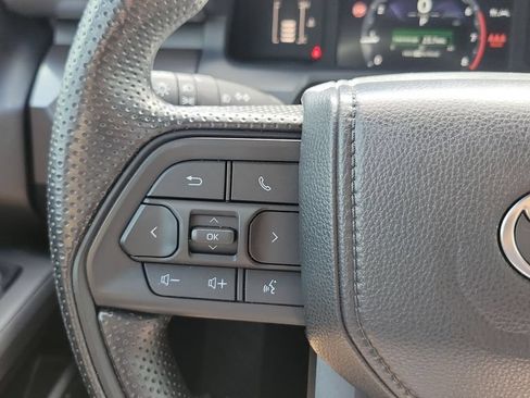 Used 2024 Toyota Tacoma SR5 AWD/4WD image 22