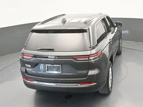 Used 2022 Jeep Grand Cherokee Limited image 54