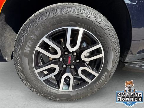 Used 2024 GMC Yukon AT4 w/ Technology Package AWD/4WD image 23