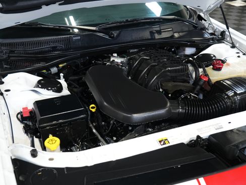 Used 2014 Dodge Challenger SXT RWD image 40
