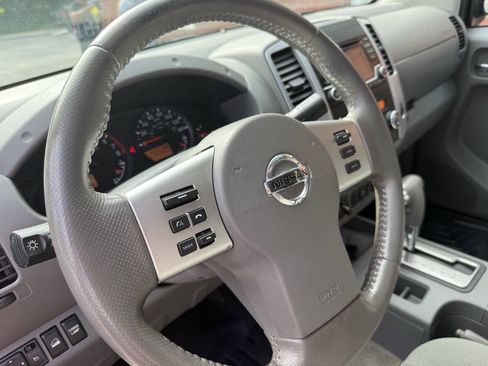 Used 2018 Nissan Frontier SV w/ Value Truck Package AWD/4WD image 6