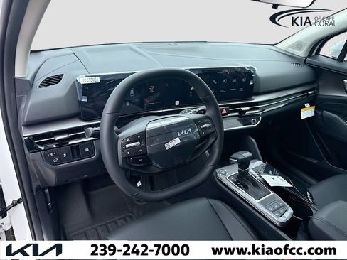 New 2026 Kia Sportage EX image 25
