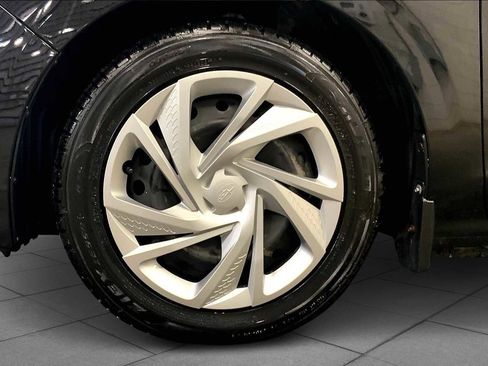 Certified 2024 Subaru Impreza 2.0i image 11