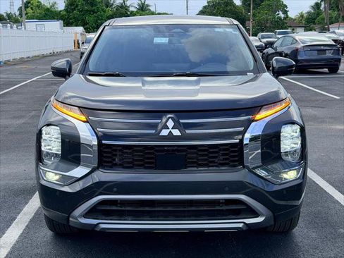 Used 2025 Mitsubishi Outlander SE AWD/4WD image 11