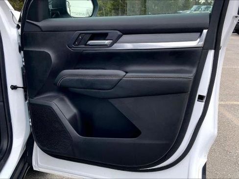 Used 2025 GMC Terrain Elevation image 4