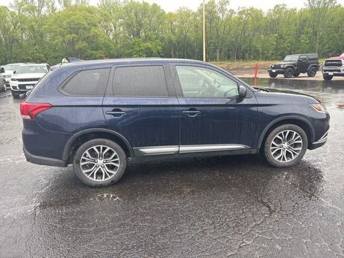 Used 2017 Mitsubishi Outlander ES AWD/4WD image 12