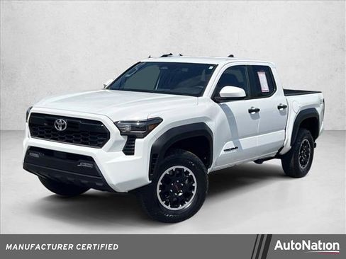 Certified 2025 Toyota Tacoma TRD Off-Road AWD/4WD image 1