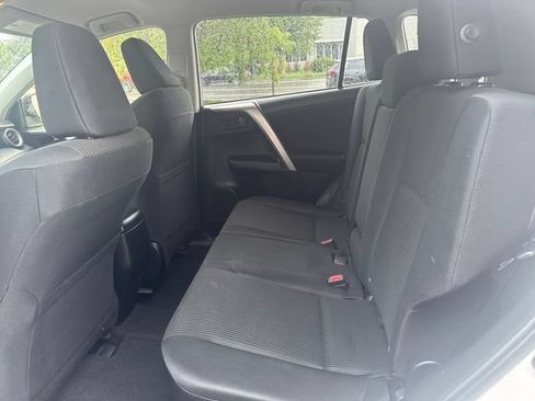 Used 2016 Toyota RAV4 LE AWD/4WD image 25