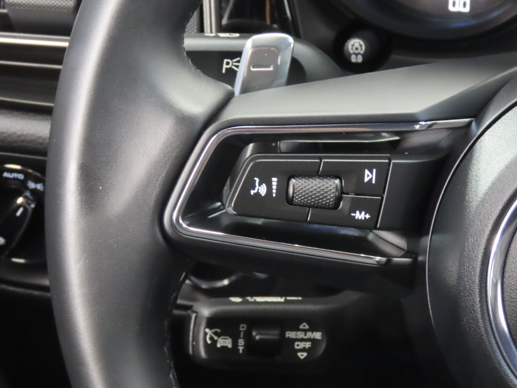 Certified 2026 Porsche Macan AWD/4WD image 20
