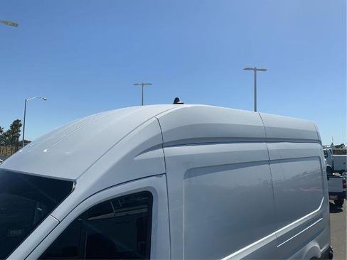 Certified 2025 Ford Transit 250 148 High Roof RWD image 11
