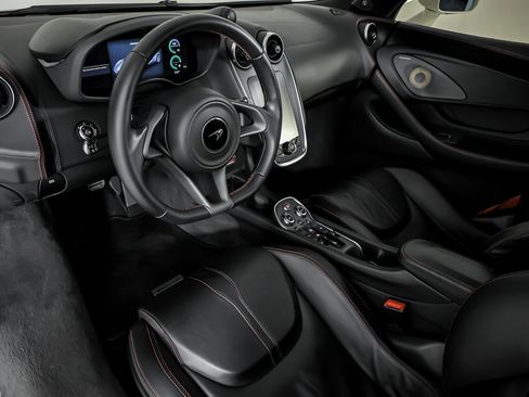 Used 2020 McLaren 570S Spider image 22