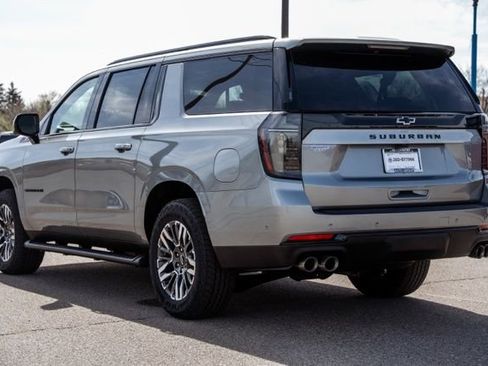 New 2026 Chevrolet Suburban Z71 w/ Z71 Off-Road Package AWD/4WD image 8