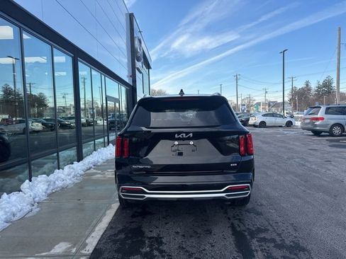 Used 2023 Kia Sorento SX image 4