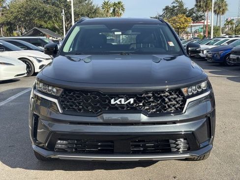 Certified 2022 Kia Sorento EX image 9