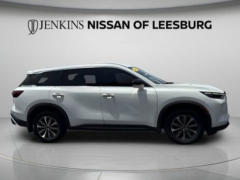 Used 2023 INFINITI QX60 Pure FWD image 3