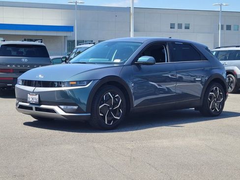 Used 2024 Hyundai Ioniq 5 SEL image 2