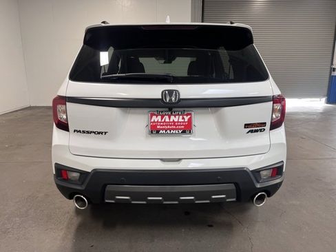 Used 2023 Honda Passport TrailSport image 4