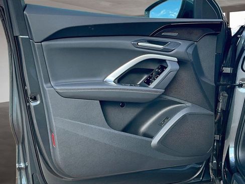 Used 2025 Audi Q5 Premium Plus image 18