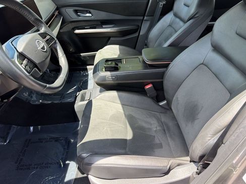 Used 2023 Nissan Ariya FWD image 5
