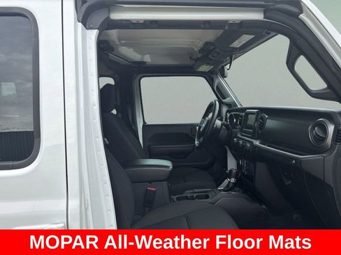 Certified 2023 Jeep Wrangler Unlimited w/ Cold Weather Group AWD/4WD image 20