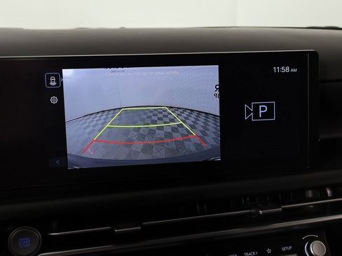 Used 2025 Hyundai Tucson SE image 6