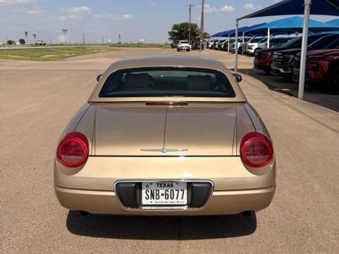 Used 2005 Ford Thunderbird RWD image 4
