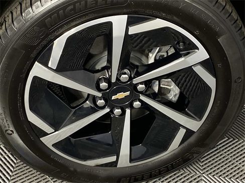 Used 2024 Chevrolet Equinox EV LT image 32