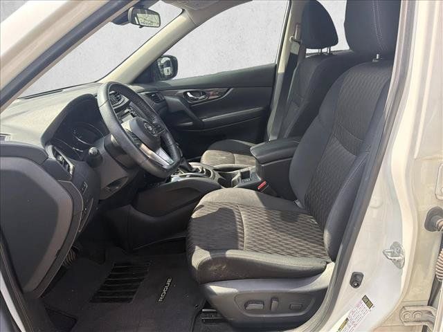 Used 2019 Nissan Rogue SV w/ Premium Package FWD image 10