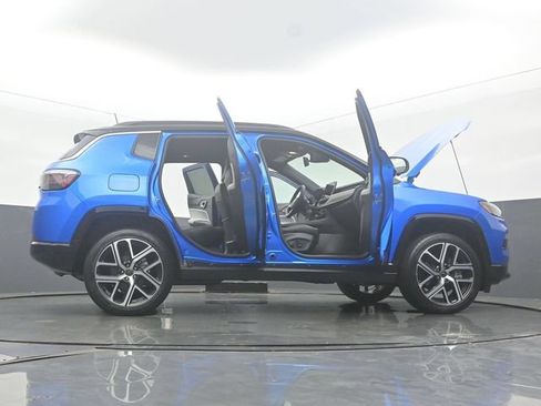 Used 2025 Jeep Compass Limited w/ Elite Group AWD/4WD image 59