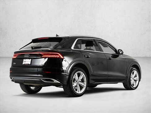 Used 2023 Audi Q8 Premium AWD/4WD image 5