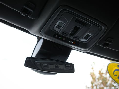 Used 2025 Chevrolet Silverado 2500 LT image 26