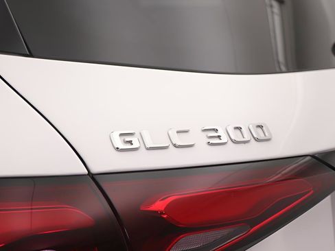 Certified 2026 Mercedes-Benz GLC 300 image 19