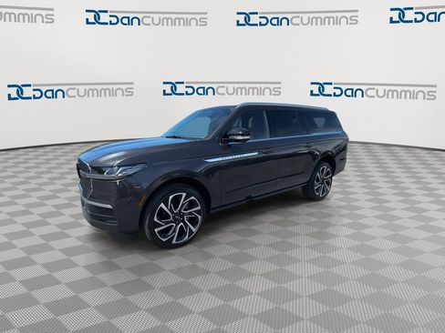 New 2026 Lincoln Navigator L Reserve AWD/4WD image 4