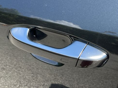 New 2025 Kia Niro SX Touring image 38